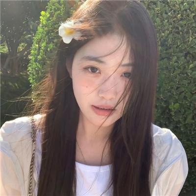男孩超级白